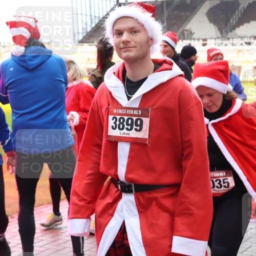 07.12.2025 - St. Pauli X-Mass-Run No. 15 Luisa Fischer http://msf.ph/oto/9389985 07.12.2025 12:08:55 Ziel 15, 3899, 15, 035, 3689, 325, 334, 586, 1214, 1219, 1224, 1253, 1269, 1270, 1493, 1514, 1940, 1943, 2679, 2873, 2889, 2892, 3141, 3230, 3233, 3397, 3595, 3609, 3861, 3867, 3876, 4084, 4086, 4137, 4138, 4182, 4183, 4212, 4213, 4214, 4215, 4252, 4269, 4271, 4272, 4292, 4294, 4295, 4297, 4422, 4429, 4711, 4712, 4717 meine-sportfotos.de