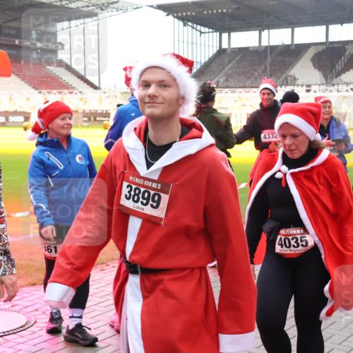 07.12.2025 - St. Pauli X-Mass-Run No. 15 Luisa Fischer http://msf.ph/oto/9389986 07.12.2025 12:08:55 Ziel 15, 6898, 361, 15, 3899, 4332, 15, 4035, 92, 3689, 325, 334, 586, 1214, 1219, 1224, 1253, 1269, 1270, 1493, 1514, 1940, 1943, 2679, 2873, 2889, 2892, 3141, 3230, 3233, 3397, 3595, 3609, 3861, 3867, 3876, 4084, 4086, 4137, 4138, 4182, 4183, 4212, 4213, 4214, 4215, 4252, 4269, 4271, 4272, 4292, 4294, 4295, 4297, 4422, 4429, 4711, 4712, 4717 meine-sportfotos.de