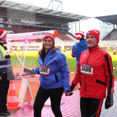 07.12.2025 - St. Pauli X-Mass-Run No. 15 Luisa Fischer http://msf.ph/oto/9390006 07.12.2025 12:09:01 Ziel 6334, 15, 3692, 15, 3689, 325, 334, 586, 1214, 1219, 1253, 1269, 1270, 1493, 1514, 1685, 1901, 1940, 1943, 2414, 2679, 2873, 2889, 2892, 3141, 3230, 3233, 3397, 3595, 3609, 3861, 3867, 3876, 4084, 4086, 4137, 4138, 4182, 4183, 4212, 4213, 4214, 4215, 4252, 4269, 4271, 4272, 4292, 4294, 4295, 4297, 4422, 4429, 4711, 4712, 4717, 4720 meine-sportfotos.de