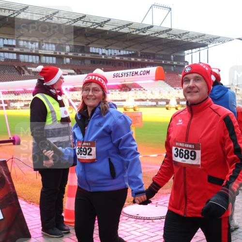 07.12.2025 - St. Pauli X-Mass-Run No. 15 Luisa Fischer http://msf.ph/oto/9390008 07.12.2025 12:09:01 Ziel 63, 15, 3692, 15, 3689, 325, 334, 586, 1214, 1219, 1253, 1269, 1270, 1493, 1514, 1685, 1901, 1940, 1943, 2414, 2679, 2873, 2889, 2892, 3141, 3230, 3233, 3397, 3595, 3609, 3861, 3867, 3876, 4084, 4086, 4137, 4138, 4182, 4183, 4212, 4213, 4214, 4215, 4252, 4269, 4271, 4272, 4292, 4294, 4295, 4297, 4422, 4429, 4711, 4712, 4717, 4720 meine-sportfotos.de