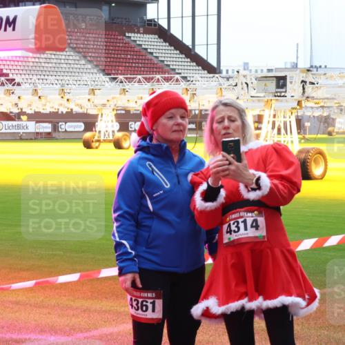 07.12.2025 - St. Pauli X-Mass-Run No. 15 Luisa Fischer http://msf.ph/oto/9390012 07.12.2025 12:09:12 Ziel 15, 4361, 4314, 325, 334, 586, 643, 775, 807, 1214, 1219, 1253, 1269, 1270, 1405, 1493, 1514, 1652, 1653, 1685, 1901, 1940, 1943, 2414, 2679, 2731, 2873, 2889, 2892, 3141, 3230, 3233, 3397, 3595, 3609, 3876, 4084, 4086, 4137, 4138, 4182, 4183, 4212, 4213, 4214, 4252, 4269, 4271, 4272, 4292, 4294, 4295, 4297, 4422, 4429, 4711, 4712, 4717, 4720 meine-sportfotos.de