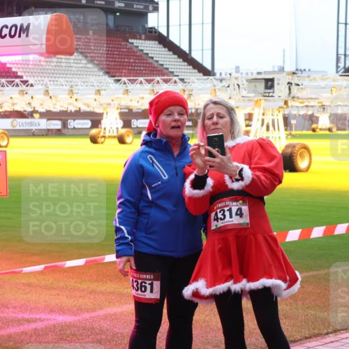 07.12.2025 - St. Pauli X-Mass-Run No. 15 Luisa Fischer http://msf.ph/oto/9390014 07.12.2025 12:09:13 Ziel 15, 361, 15, 4314, 325, 334, 586, 643, 775, 807, 1214, 1219, 1253, 1269, 1270, 1405, 1493, 1514, 1652, 1653, 1685, 1901, 1940, 1943, 2414, 2679, 2731, 2873, 2889, 2892, 3141, 3230, 3233, 3397, 3595, 3876, 4084, 4086, 4137, 4138, 4182, 4183, 4212, 4214, 4252, 4269, 4271, 4272, 4292, 4294, 4295, 4297, 4422, 4429, 4711, 4712, 4717, 4720 meine-sportfotos.de