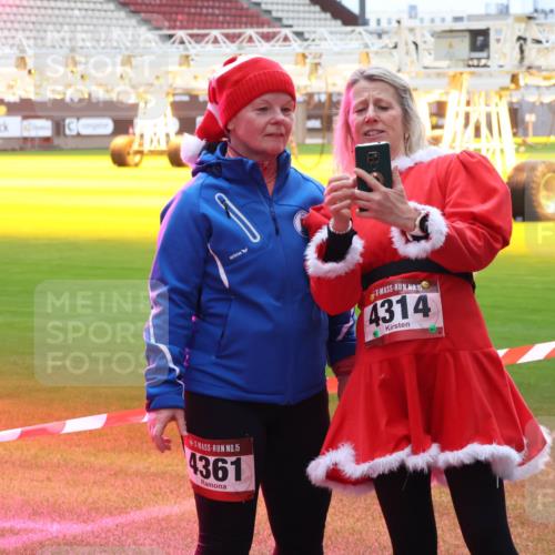 07.12.2025 - St. Pauli X-Mass-Run No. 15 Luisa Fischer http://msf.ph/oto/9390017 07.12.2025 12:09:13 Ziel 15, 4361, 15, 4314, 325, 334, 586, 643, 775, 807, 1214, 1219, 1253, 1269, 1270, 1405, 1493, 1514, 1652, 1653, 1685, 1901, 1940, 1943, 2414, 2679, 2731, 2873, 2889, 2892, 3141, 3230, 3233, 3397, 3595, 3876, 4084, 4086, 4137, 4138, 4182, 4183, 4212, 4214, 4252, 4269, 4271, 4272, 4292, 4294, 4295, 4297, 4422, 4429, 4711, 4712, 4717, 4720 meine-sportfotos.de