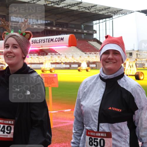 07.12.2025 - St. Pauli X-Mass-Run No. 15 Luisa Fischer http://msf.ph/oto/9390024 07.12.2025 12:09:23 Ziel 6334, 15, 849, 15, 850, 138, 586, 643, 775, 807, 1214, 1219, 1253, 1269, 1270, 1405, 1652, 1653, 1685, 1901, 2009, 2414, 2679, 2731, 2873, 2889, 2892, 3141, 3230, 3233, 3538, 3595, 3876, 3947, 3955, 3966, 4084, 4086, 4137, 4138, 4182, 4183, 4196, 4197, 4198, 4252, 4267, 4282, 4283, 4294, 4295, 4297, 4422, 4429, 4712, 4720 meine-sportfotos.de