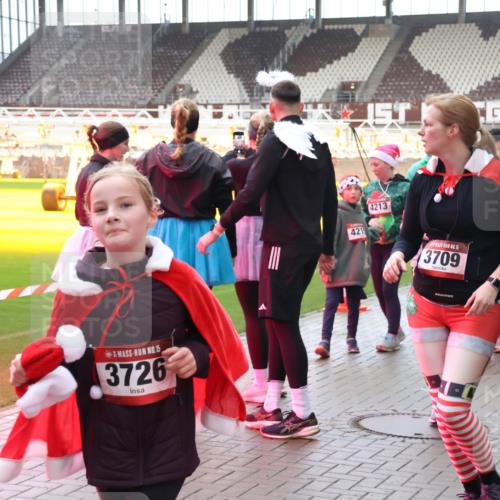07.12.2025 - St. Pauli X-Mass-Run No. 15 Luisa Fischer http://msf.ph/oto/9390032 07.12.2025 12:09:26 Ziel 15, 3726, 421, 4213, 15, 3709, 334, 3, 138, 586, 643, 775, 807, 1214, 1219, 1253, 1269, 1270, 1405, 1652, 1653, 1685, 1725, 1727, 1901, 2009, 2414, 2679, 2731, 2873, 2889, 2892, 3230, 3233, 3538, 3595, 3876, 3947, 3955, 3966, 4084, 4086, 4137, 4138, 4182, 4183, 4196, 4197, 4198, 4252, 4267, 4282, 4283, 4294, 4295, 4297, 4422, 4429, 4720 meine-sportfotos.de