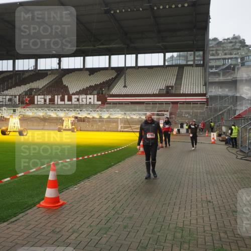 07.12.2025 - St. Pauli X-Mass-Run No. 15 Fabian Wolf http://msf.ph/oto/9390048 07.12.2025 10:22:54 Ziel 794, 2638, 3780, 4287, 4407, 4411, 4419, 4509, 4539 meine-sportfotos.de