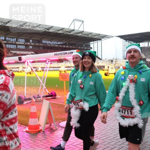 07.12.2025 - St. Pauli X-Mass-Run No. 15 Luisa Fischer http://msf.ph/oto/9390053 07.12.2025 12:09:35 Ziel 15, 4711, 2889, 138, 586, 643, 775, 807, 1219, 1269, 1270, 1405, 1652, 1653, 1685, 1725, 1727, 1901, 2009, 2414, 2679, 2731, 3230, 3233, 3538, 3595, 3876, 3947, 3955, 3966, 4084, 4086, 4137, 4138, 4182, 4183, 4196, 4197, 4198, 4267, 4282, 4283, 4294, 4295, 4297, 4429, 4720 meine-sportfotos.de