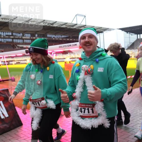 07.12.2025 - St. Pauli X-Mass-Run No. 15 Luisa Fischer http://msf.ph/oto/9390056 07.12.2025 12:09:35 Ziel 471, 15, 4711, 2889, 138, 586, 643, 775, 807, 1219, 1269, 1270, 1405, 1652, 1653, 1685, 1725, 1727, 1901, 2009, 2414, 2679, 2731, 3230, 3233, 3538, 3595, 3876, 3947, 3955, 3966, 4084, 4086, 4137, 4138, 4182, 4183, 4196, 4197, 4198, 4267, 4282, 4283, 4294, 4295, 4297, 4429, 4720 meine-sportfotos.de