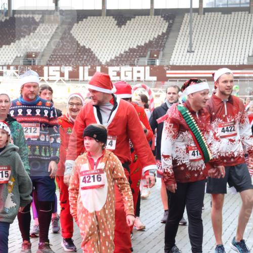 07.12.2025 - St. Pauli X-Mass-Run No. 15 Luisa Fischer http://msf.ph/oto/9390067 07.12.2025 12:09:44 Ziel 15, 4215, 1, 5, 212, 15, 14, 15, 4216, 41, 4422, 4182, 138, 643, 775, 807, 1405, 1652, 1653, 1685, 1725, 1727, 1901, 2009, 2414, 2731, 3538, 3947, 3955, 3966, 4196, 4197, 4198, 4267, 4282, 4283, 4313, 4315, 4720 meine-sportfotos.de