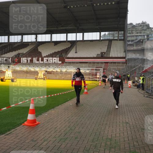 07.12.2025 - St. Pauli X-Mass-Run No. 15 Fabian Wolf http://msf.ph/oto/9390076 07.12.2025 10:23:00 Ziel 794, 1996, 2123, 2304, 2638, 3780, 4287, 4407, 4411 meine-sportfotos.de