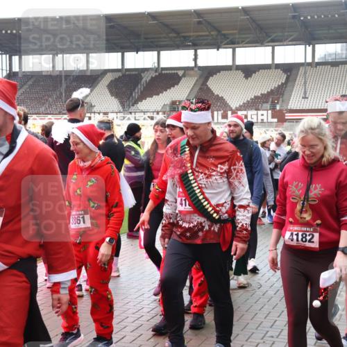 07.12.2025 - St. Pauli X-Mass-Run No. 15 Luisa Fischer http://msf.ph/oto/9390086 07.12.2025 12:09:50 Ziel 421, 15, 4214, 3861, 418, 5, 4182, 14, 138, 643, 775, 807, 1405, 1494, 1652, 1653, 1725, 1727, 2009, 2731, 3538, 3947, 3955, 3966, 4196, 4197, 4198, 4267, 4282, 4283, 4313, 4315 meine-sportfotos.de