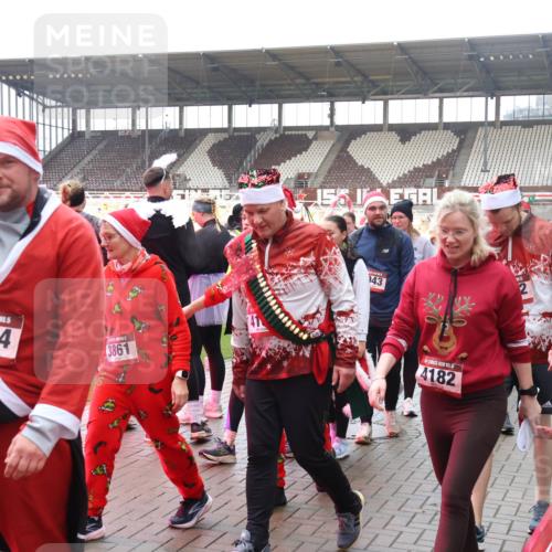 07.12.2025 - St. Pauli X-Mass-Run No. 15 Luisa Fischer http://msf.ph/oto/9390087 07.12.2025 12:09:50 Ziel 4212, 5, 4214, 3861, 155, 143, 5, 4182, 138, 643, 775, 807, 1405, 1494, 1652, 1653, 1725, 1727, 2009, 2731, 3538, 3947, 3955, 3966, 4196, 4197, 4198, 4267, 4282, 4283, 4313, 4315 meine-sportfotos.de