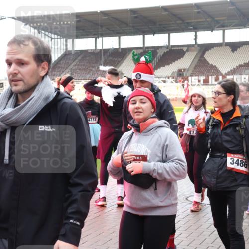 07.12.2025 - St. Pauli X-Mass-Run No. 15 Luisa Fischer http://msf.ph/oto/9390100 07.12.2025 12:09:57 Ziel 4272, 15, 47, 3486, 4724, 4720, 138, 830, 835, 1494, 1725, 1727, 2009, 3538, 3947, 3955, 3966, 4196, 4197, 4198, 4267, 4282, 4283, 4313, 4315 meine-sportfotos.de