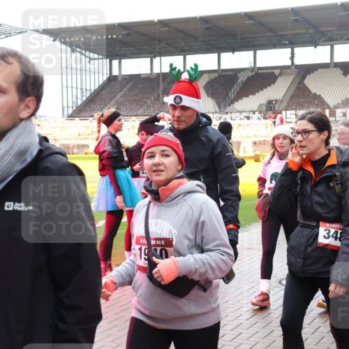 07.12.2025 - St. Pauli X-Mass-Run No. 15 Luisa Fischer http://msf.ph/oto/9390101 07.12.2025 12:09:57 Ziel 15, 190, 348, 4724, 472, 138, 830, 835, 1494, 1725, 1727, 2009, 3538, 3947, 3955, 3966, 4196, 4197, 4198, 4267, 4282, 4283, 4313, 4315 meine-sportfotos.de