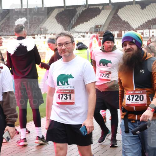 07.12.2025 - St. Pauli X-Mass-Run No. 15 Luisa Fischer http://msf.ph/oto/9390108 07.12.2025 12:10:00 Ziel 15, 4730, 15, 4731, 4722, 15, 4720, 138, 830, 835, 1494, 1725, 1727, 2009, 3538, 3744, 3746, 3947, 3955, 3966, 4196, 4197, 4198, 4267, 4282, 4283, 4313, 4315 meine-sportfotos.de