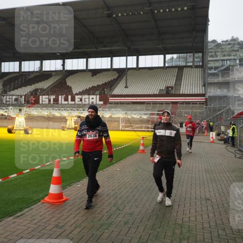 07.12.2025 - St. Pauli X-Mass-Run No. 15 Fabian Wolf http://msf.ph/oto/9390109 07.12.2025 10:23:02 Ziel 794, 1996, 2123, 2304, 2638, 3780, 4287 meine-sportfotos.de