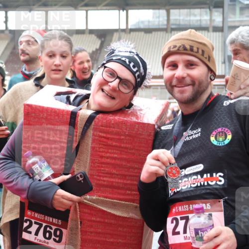 07.12.2025 - St. Pauli X-Mass-Run No. 15 Luisa Fischer http://msf.ph/oto/9390131 07.12.2025 12:10:24 Ziel 29393, 1910, 15, 2769, 0, 15, 27, 830, 835, 1494, 3374, 3375, 3376, 3462, 3744, 3746, 3760, 4313, 4315 meine-sportfotos.de