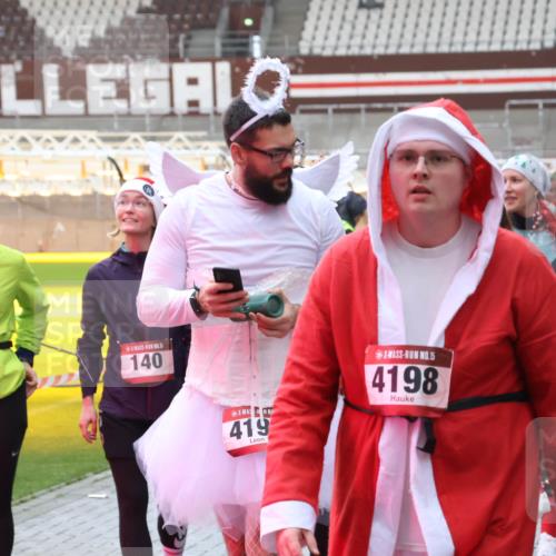07.12.2025 - St. Pauli X-Mass-Run No. 15 Luisa Fischer http://msf.ph/oto/9390135 07.12.2025 12:10:50 Ziel 138, 140, 419, 15, 4198, 208, 223, 224, 1036, 1037, 1450, 1728, 1731, 1845, 3374, 3375, 3376, 3462, 3701, 3760, 3840, 3841, 4257, 4259, 4262, 4280, 4281, 4745, 4826, 4827, 4831, 4833, 4834, 4836 meine-sportfotos.de