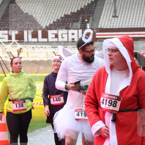 07.12.2025 - St. Pauli X-Mass-Run No. 15 Luisa Fischer http://msf.ph/oto/9390136 07.12.2025 12:10:50 Ziel 138, 1, 140, 419, 15, 4198, 208, 223, 224, 1036, 1037, 1450, 1728, 1731, 1845, 3374, 3375, 3376, 3462, 3701, 3760, 3840, 3841, 4257, 4259, 4262, 4280, 4281, 4745, 4826, 4827, 4831, 4833, 4834, 4836 meine-sportfotos.de