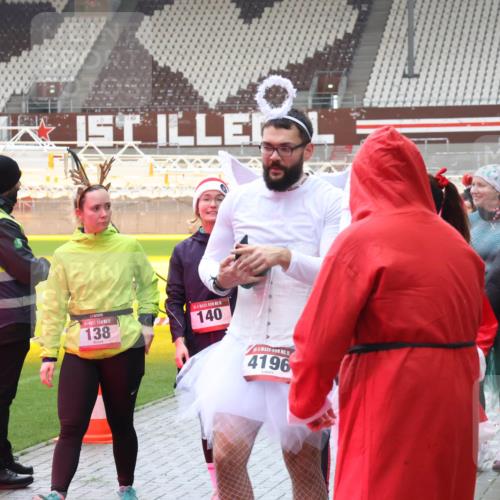 07.12.2025 - St. Pauli X-Mass-Run No. 15 Luisa Fischer http://msf.ph/oto/9390141 07.12.2025 12:10:51 Ziel 5, 138, 15, 140, 15, 4196, 208, 223, 224, 1036, 1037, 1450, 1728, 1731, 1845, 3374, 3375, 3376, 3462, 3701, 3760, 3840, 3841, 4257, 4259, 4262, 4280, 4281, 4745, 4826, 4827, 4831, 4833, 4834, 4836 meine-sportfotos.de