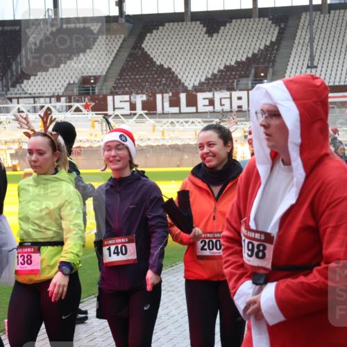 07.12.2025 - St. Pauli X-Mass-Run No. 15 Luisa Fischer http://msf.ph/oto/9390150 07.12.2025 12:10:54 Ziel 02081, 15, 138, 15, 140, 15, 200, 98, 15, 661, 208, 223, 224, 1036, 1037, 1450, 1728, 1731, 1845, 3374, 3375, 3376, 3701, 3840, 3841, 4257, 4259, 4262, 4280, 4281, 4745, 4826, 4827, 4831, 4833, 4834, 4836 meine-sportfotos.de