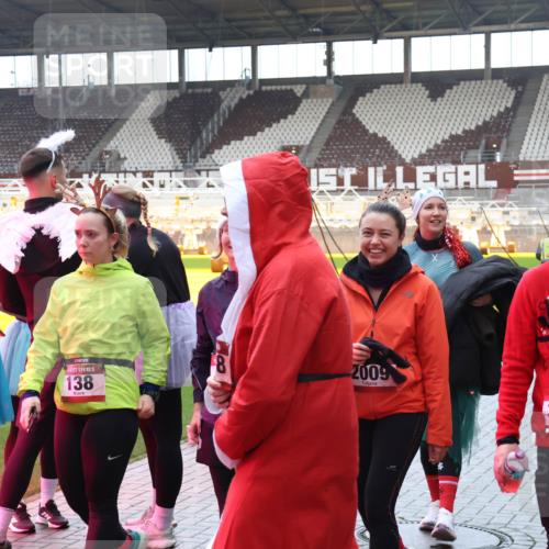 07.12.2025 - St. Pauli X-Mass-Run No. 15 Luisa Fischer http://msf.ph/oto/9390154 07.12.2025 12:10:55 Ziel 5, 138, 8, 2009, 15, 3661, 208, 223, 224, 1036, 1037, 1450, 1728, 1731, 1845, 3374, 3375, 3376, 3701, 3840, 3841, 4257, 4259, 4262, 4280, 4281, 4745, 4826, 4827, 4831, 4833, 4834, 4836 meine-sportfotos.de