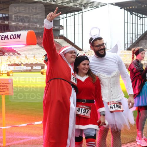 07.12.2025 - St. Pauli X-Mass-Run No. 15 Luisa Fischer http://msf.ph/oto/9390162 07.12.2025 12:11:12 Ziel 41, 4, 15, 4197, 4196, 208, 223, 224, 1036, 1037, 1450, 1728, 1731, 1780, 1845, 3701, 3840, 3841, 4257, 4259, 4262, 4280, 4281, 4745, 4826, 4827, 4831, 4833, 4834, 4836 meine-sportfotos.de
