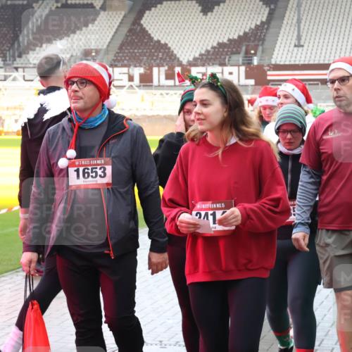 07.12.2025 - St. Pauli X-Mass-Run No. 15 Luisa Fischer http://msf.ph/oto/9390169 07.12.2025 12:11:20 Ziel 15, 1653, 15, 241, 10, 830, 208, 223, 224, 1450, 1728, 1731, 1780, 1845, 3701, 3840, 3841, 4257, 4259, 4262, 4280, 4281, 4398, 4400, 4745, 4826, 4827, 4831, 4833, 4834, 4836 meine-sportfotos.de