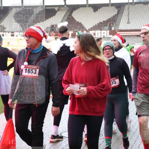 07.12.2025 - St. Pauli X-Mass-Run No. 15 Luisa Fischer http://msf.ph/oto/9390172 07.12.2025 12:11:21 Ziel 15, 1653, 15, 35, 15, 830, 208, 223, 224, 1450, 1728, 1731, 1780, 1845, 3701, 3840, 3841, 4257, 4259, 4262, 4280, 4281, 4398, 4400, 4745, 4826, 4827, 4831, 4833, 4834, 4836 meine-sportfotos.de
