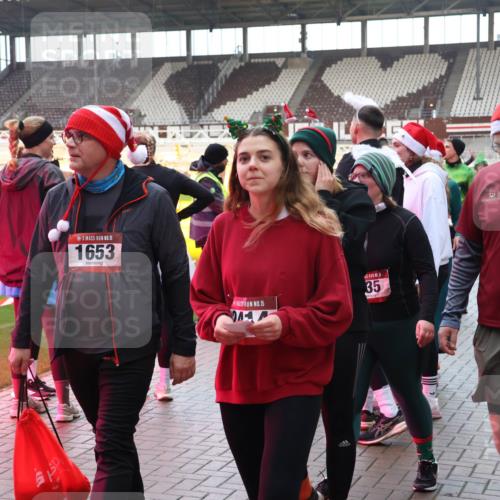 07.12.2025 - St. Pauli X-Mass-Run No. 15 Luisa Fischer http://msf.ph/oto/9390176 07.12.2025 12:11:22 Ziel 15, 1653, 15, 35, 830, 208, 223, 224, 1450, 1728, 1731, 1780, 1845, 3701, 3840, 3841, 4257, 4259, 4262, 4280, 4281, 4398, 4400, 4745, 4826, 4827, 4831, 4833, 4834, 4836 meine-sportfotos.de