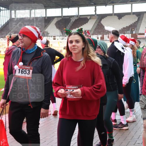 07.12.2025 - St. Pauli X-Mass-Run No. 15 Luisa Fischer http://msf.ph/oto/9390178 07.12.2025 12:11:22 Ziel 15, 1653, 15, 15, 830, 208, 223, 224, 1450, 1728, 1731, 1780, 1845, 3701, 3840, 3841, 4257, 4259, 4262, 4280, 4281, 4398, 4400, 4745, 4826, 4827, 4831, 4833, 4834, 4836 meine-sportfotos.de