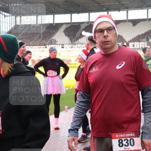 07.12.2025 - St. Pauli X-Mass-Run No. 15 Luisa Fischer http://msf.ph/oto/9390185 07.12.2025 12:11:24 Ziel 15, 685, 4269, 42, 15, 830, 208, 223, 224, 1450, 1728, 1731, 1780, 1845, 3701, 3840, 3841, 4257, 4259, 4262, 4280, 4281, 4398, 4400, 4826, 4827, 4831, 4836 meine-sportfotos.de