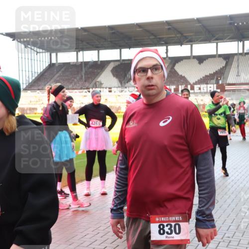 07.12.2025 - St. Pauli X-Mass-Run No. 15 Luisa Fischer http://msf.ph/oto/9390186 07.12.2025 12:11:25 Ziel 15, 685, 4269, 15, 830, 3966, 208, 223, 224, 1450, 1728, 1731, 1780, 1845, 3701, 3840, 3841, 4257, 4259, 4262, 4280, 4281, 4398, 4400, 4826, 4827, 4831, 4836 meine-sportfotos.de