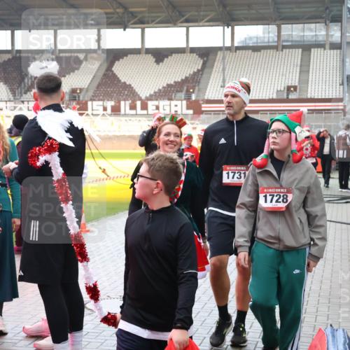 07.12.2025 - St. Pauli X-Mass-Run No. 15 Luisa Fischer http://msf.ph/oto/9390206 07.12.2025 12:11:43 Ziel 67, 1731, 15, 1728, 394, 1780, 2393, 2394, 3758, 4180, 4188, 4398, 4400 meine-sportfotos.de