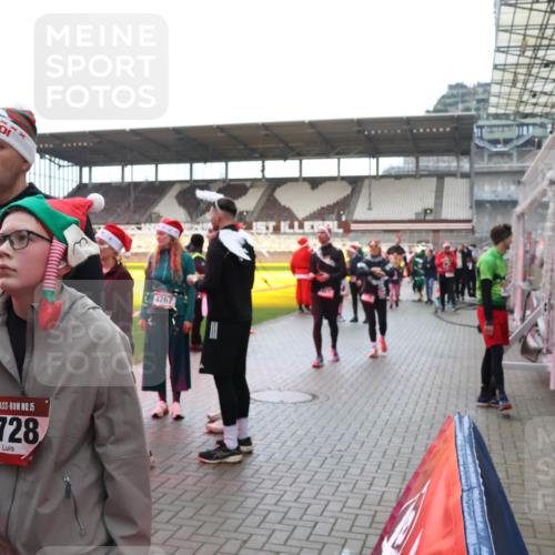 07.12.2025 - St. Pauli X-Mass-Run No. 15 Luisa Fischer http://msf.ph/oto/9390221 07.12.2025 12:11:47 Ziel 15, 1728, 4267, 1780, 2393, 2394, 3758, 4163, 4165, 4166, 4167, 4168, 4180, 4188, 4268, 4270, 4279, 4398, 4400 meine-sportfotos.de