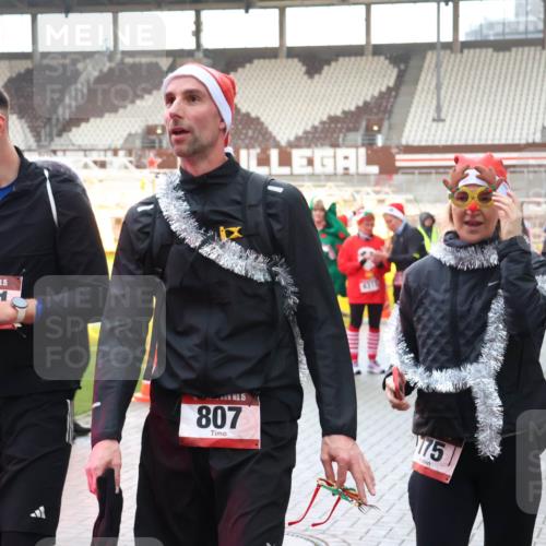 07.12.2025 - St. Pauli X-Mass-Run No. 15 Luisa Fischer http://msf.ph/oto/9390233 07.12.2025 12:11:53 Ziel 1282, 15, 431, 3462, 15, 807, 175, 3460, 2393, 2394, 3758, 4163, 4165, 4166, 4167, 4168, 4180, 4188, 4268, 4270, 4278, 4279, 4398, 4400, 4714 meine-sportfotos.de