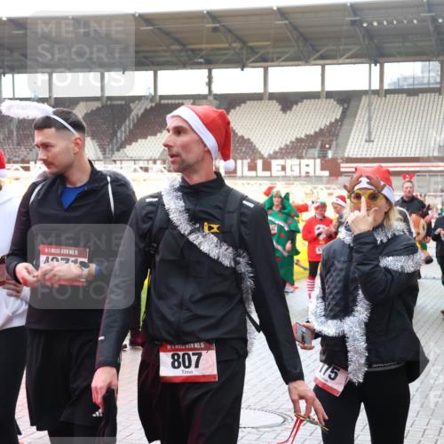 07.12.2025 - St. Pauli X-Mass-Run No. 15 Luisa Fischer http://msf.ph/oto/9390235 07.12.2025 12:11:53 Ziel 5, 83, 4282, 15, 15, 807, 175, 3462, 3460, 2393, 2394, 3758, 4163, 4165, 4166, 4167, 4168, 4180, 4188, 4268, 4270, 4278, 4279, 4398, 4400, 4714 meine-sportfotos.de