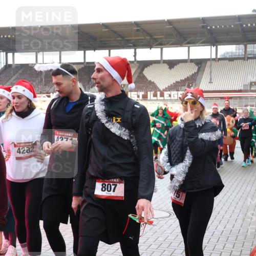 07.12.2025 - St. Pauli X-Mass-Run No. 15 Luisa Fischer http://msf.ph/oto/9390236 07.12.2025 12:11:53 Ziel 15, 4283, 4282, 15, 127, 15, 807, 3462, 3460, 2393, 2394, 3758, 4163, 4165, 4166, 4167, 4168, 4180, 4188, 4268, 4270, 4278, 4279, 4398, 4400, 4714 meine-sportfotos.de