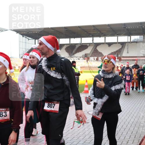 07.12.2025 - St. Pauli X-Mass-Run No. 15 Luisa Fischer http://msf.ph/oto/9390239 07.12.2025 12:11:54 Ziel 15, 4283, 15, 807, 2393, 2394, 3758, 3979, 4163, 4165, 4166, 4167, 4168, 4180, 4188, 4268, 4270, 4278, 4279, 4398, 4400, 4714 meine-sportfotos.de