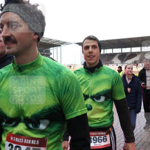 07.12.2025 - St. Pauli X-Mass-Run No. 15 Luisa Fischer http://msf.ph/oto/9390251 07.12.2025 12:12:12 Ziel 15, 15, 966, 414, 1452, 2393, 2394, 3758, 3974, 3979, 4163, 4165, 4166, 4167, 4168, 4180, 4188, 4268, 4270, 4278, 4279, 4288, 4289, 4308, 4714 meine-sportfotos.de