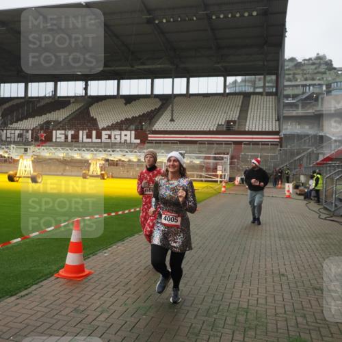 07.12.2025 - St. Pauli X-Mass-Run No. 15 Fabian Wolf http://msf.ph/oto/9390257 07.12.2025 10:23:23 Ziel 2508, 2511, 3052, 3078, 3079, 4005, 4141, 4458 meine-sportfotos.de