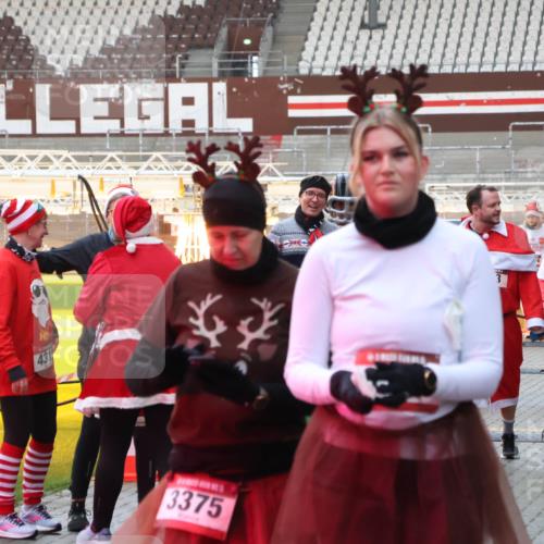 07.12.2025 - St. Pauli X-Mass-Run No. 15 Luisa Fischer http://msf.ph/oto/9390268 07.12.2025 12:12:26 Ziel 431, 3, 3375, 208, 405, 1033, 1452, 3974, 3979, 4163, 4165, 4166, 4167, 4168, 4268, 4270, 4278, 4279, 4288, 4289, 4308, 4714 meine-sportfotos.de