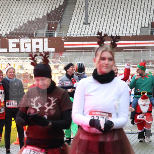 07.12.2025 - St. Pauli X-Mass-Run No. 15 Luisa Fischer http://msf.ph/oto/9390270 07.12.2025 12:12:27 Ziel 29, 4315, 4313, 22, 208, 33, 1033, 1452, 3974, 3979, 4163, 4165, 4166, 4167, 4168, 4268, 4270, 4278, 4279, 4288, 4289, 4308, 4714 meine-sportfotos.de
