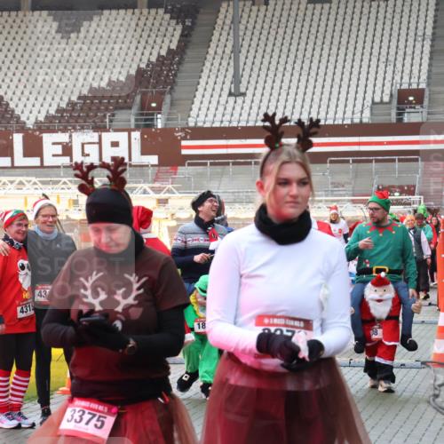 07.12.2025 - St. Pauli X-Mass-Run No. 15 Luisa Fischer http://msf.ph/oto/9390271 07.12.2025 12:12:27 Ziel 6, 43, 4315, 3375, 18, 8, 1033, 1452, 3974, 3979, 4163, 4165, 4166, 4167, 4168, 4268, 4270, 4278, 4279, 4288, 4289, 4308, 4714 meine-sportfotos.de