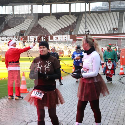 07.12.2025 - St. Pauli X-Mass-Run No. 15 Luisa Fischer http://msf.ph/oto/9390280 07.12.2025 12:12:29 Ziel 15, 3375, 3376, 208, 1033, 1452, 3974, 3978, 3979, 4163, 4165, 4166, 4167, 4168, 4268, 4270, 4278, 4279, 4288, 4289, 4308, 4714 meine-sportfotos.de