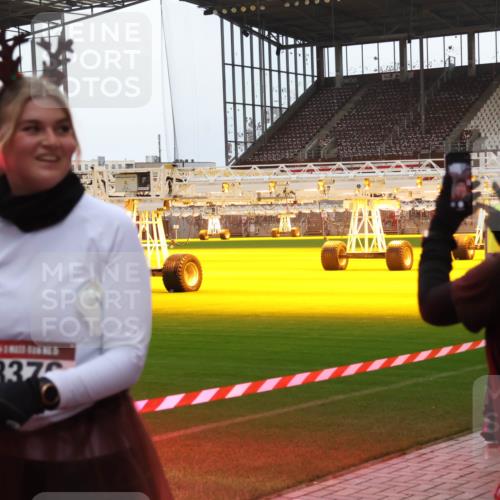 07.12.2025 - St. Pauli X-Mass-Run No. 15 Luisa Fischer http://msf.ph/oto/9390288 07.12.2025 12:12:36 Ziel 337, 1033, 1452, 3972, 3974, 3977, 3978, 3979, 4278, 4288, 4289, 4308, 4714 meine-sportfotos.de