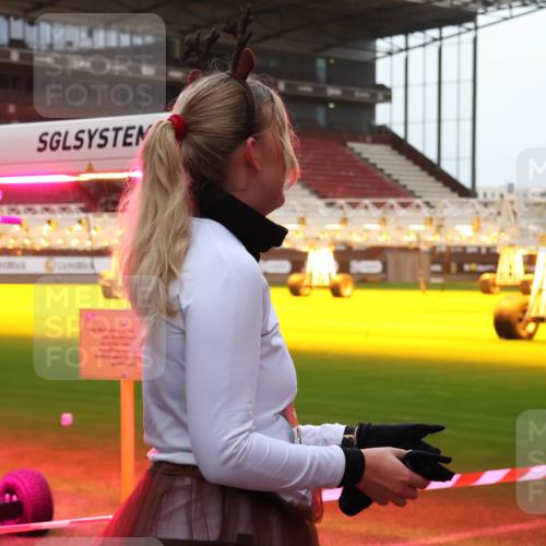 07.12.2025 - St. Pauli X-Mass-Run No. 15 Luisa Fischer http://msf.ph/oto/9390290 07.12.2025 12:12:37 Ziel 1033, 1452, 3972, 3974, 3977, 3978, 3979, 4288, 4289, 4308, 4714 meine-sportfotos.de