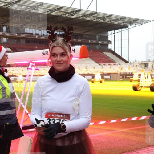 07.12.2025 - St. Pauli X-Mass-Run No. 15 Luisa Fischer http://msf.ph/oto/9390298 07.12.2025 12:12:40 Ziel 63, 15, 3376, 1033, 1452, 3972, 3974, 3977, 3978, 3979, 4288, 4289, 4308, 4714 meine-sportfotos.de