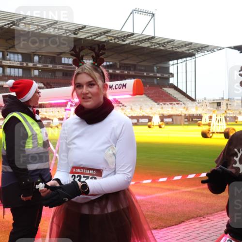 07.12.2025 - St. Pauli X-Mass-Run No. 15 Luisa Fischer http://msf.ph/oto/9390299 07.12.2025 12:12:40 Ziel 63, 15, 1033, 1452, 3972, 3974, 3977, 3978, 3979, 4288, 4289, 4308, 4714 meine-sportfotos.de