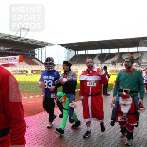 07.12.2025 - St. Pauli X-Mass-Run No. 15 Luisa Fischer http://msf.ph/oto/9390303 07.12.2025 12:12:43 Ziel 33, 224, 223, 208, 1033, 1452, 3972, 3974, 3977, 3978, 4288, 4289, 4308 meine-sportfotos.de